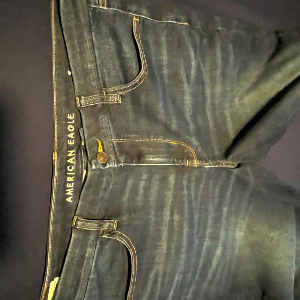 AE Next Level Curvy V-Waist
High-Waisted Jegging